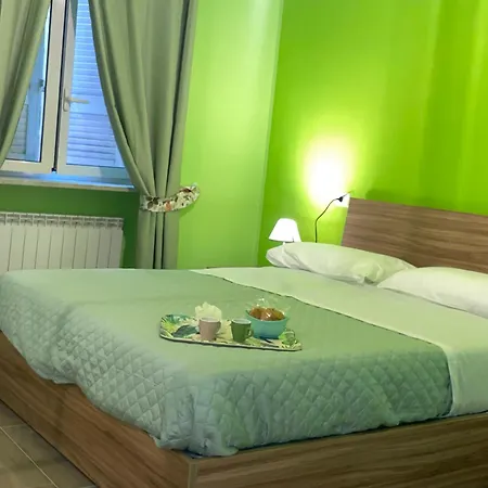 Giulieda In Neverland 3* Неаполь