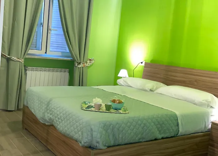 Giulieda In Neverland 3* Neapel